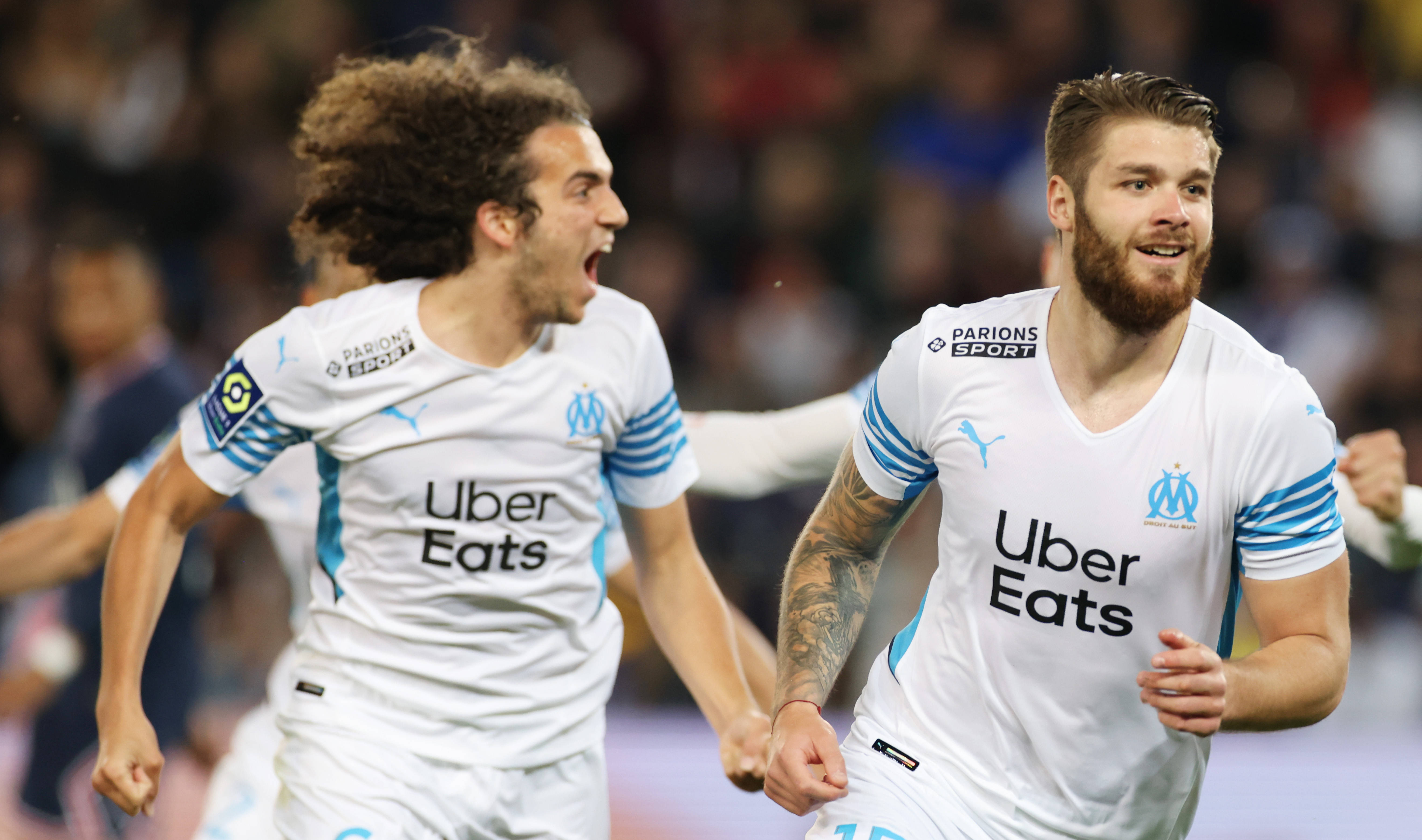 爱游戏APP-法甲赛前走向成谜,曼联官宣签约,管理层满意,团队化学反应显著(团队誓词简短)