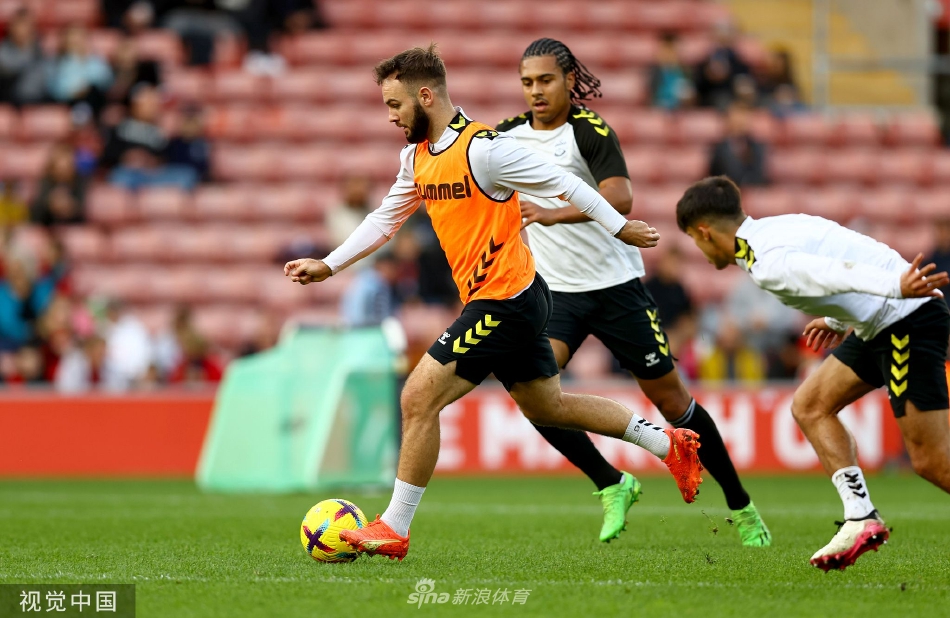 ayx-今晚体能课后；犹他爵士临场应变备战英超；气氛紧张；纪律约束更严格(现场气氛紧张)