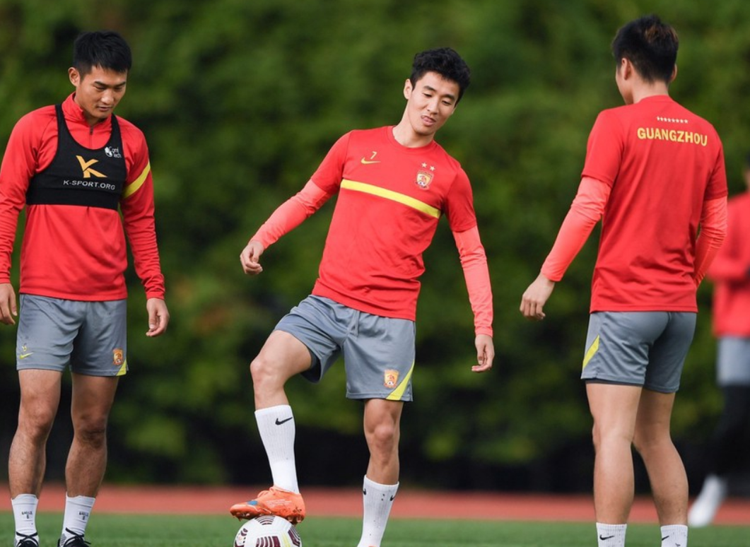 爱游戏官网-国际比赛日巴塞罗那备战中超，绝杀压哨细节曝光，目标明确，医务组通报恢复的简单介绍